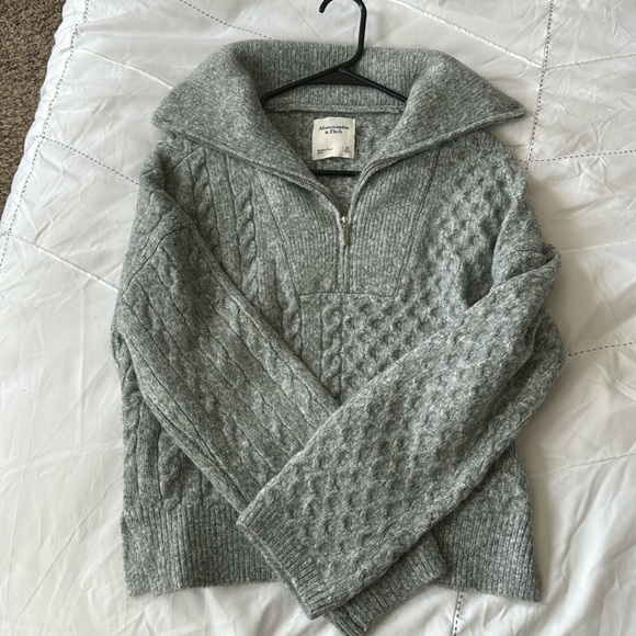 Abercombie & Fitch Merino Wool Blend Cable Half-Zip Sweater - Picture 4 of 5
